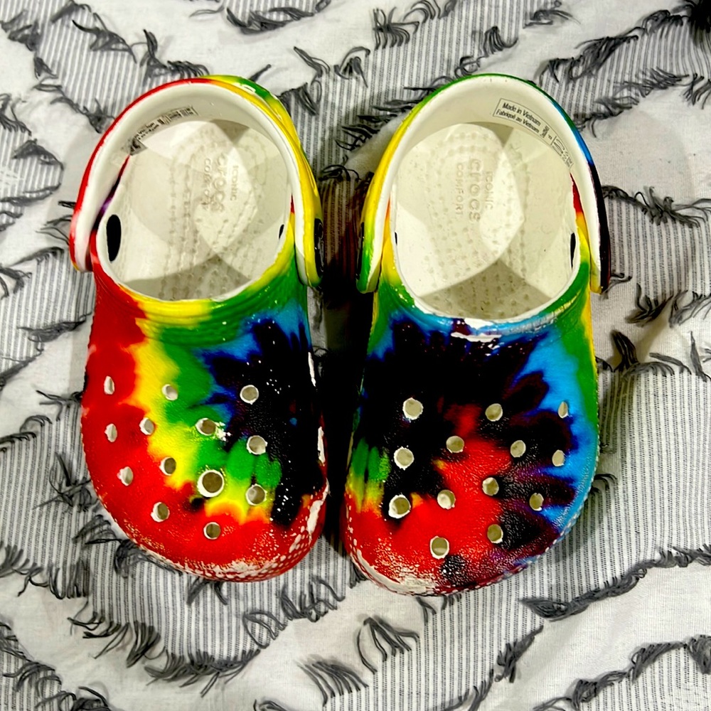 Baby crocs